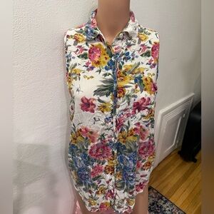 Vintage Floral Sleeveless Button-Up Blouse